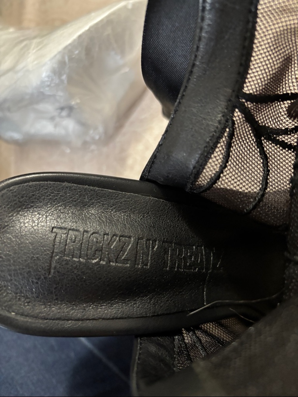 NIB Trickz n’ Treatz black Spider-Web Platform Heels - Picture 4 of 6